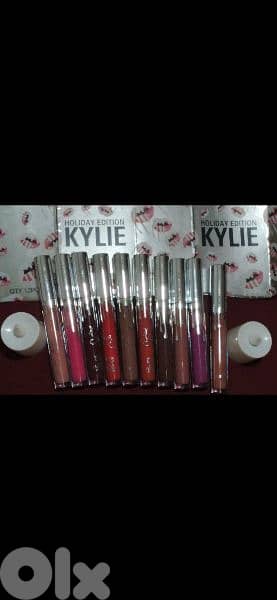 kylie lipstick waterproof 20$ the box 2