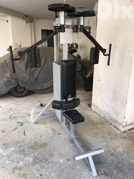 seated pec rear delt machine like new 70/443573 RODGE 1