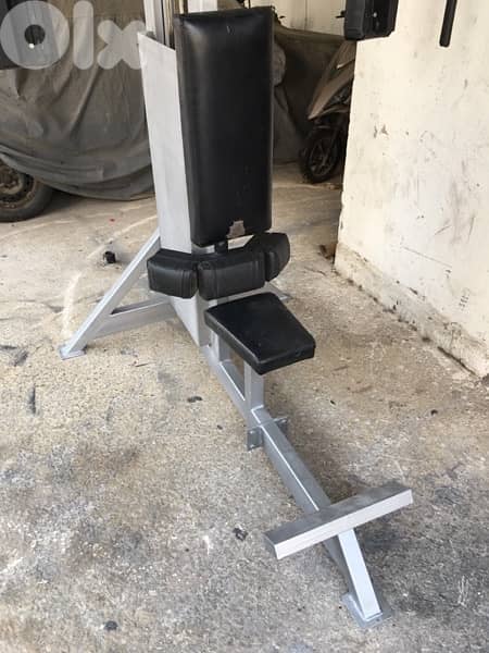 seated pec rear delt machine like new 70/443573 RODGE 3