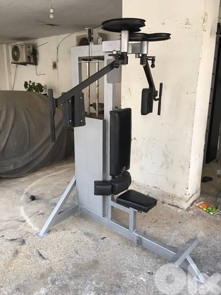 seated pec rear delt machine like new 70/443573 RODGE 5