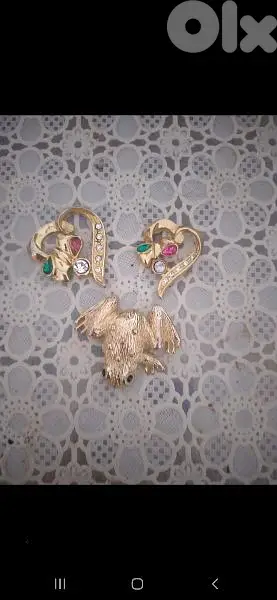 brooch 2 models gold colour