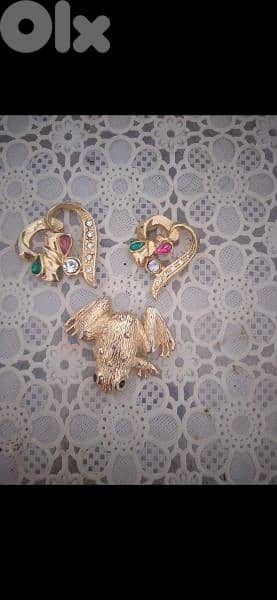 brooch 2 models gold colour 3