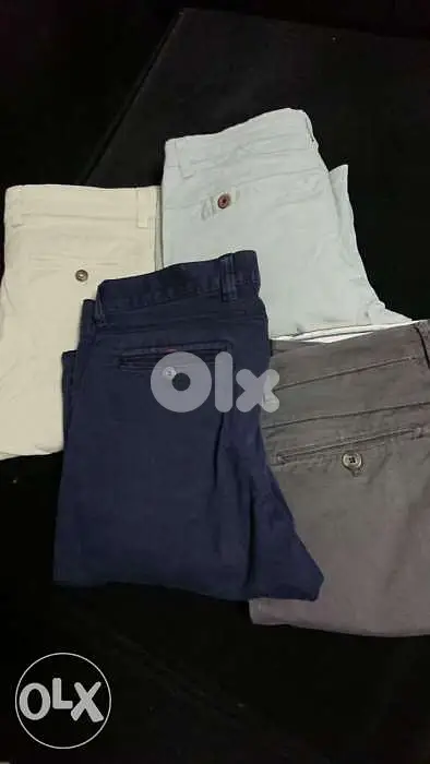 ملابس رجالي مستعمله بحالة ممتازه