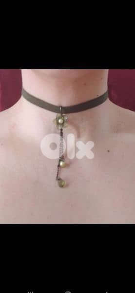 necklace choker black sequined or green army 4