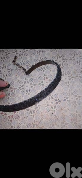 necklace choker black sequined or green army 10