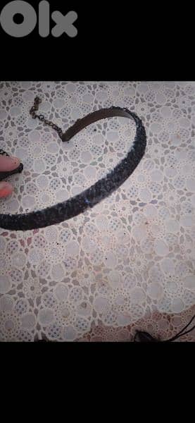 necklace choker black sequined or green army 11