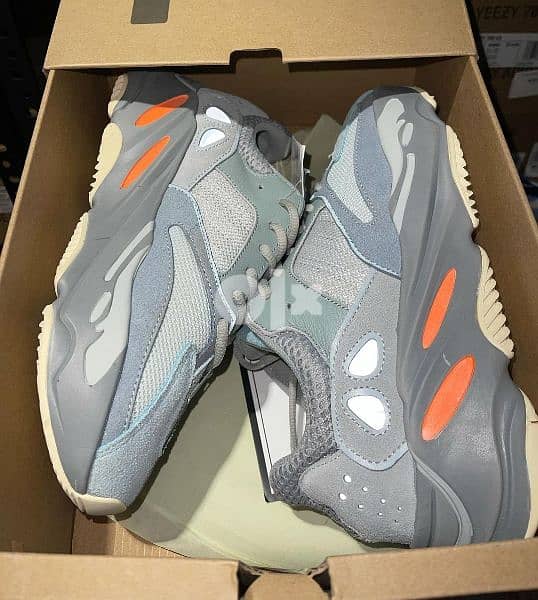 60% OFF Wave Runner Yeezy 76-969O37 0