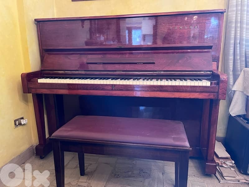 Yamaha Upright Piano 4