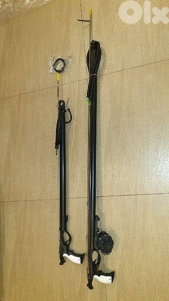 freedive  60 cm 85 $   and 90 cm 100 $ stainless , sharkfin shaft . 1