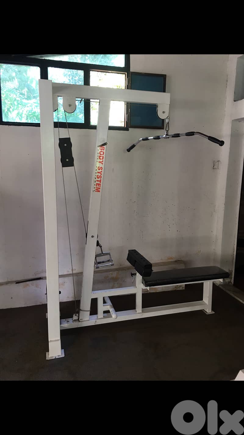 lat pull down and row machine like new 70/443573 RODGE 1