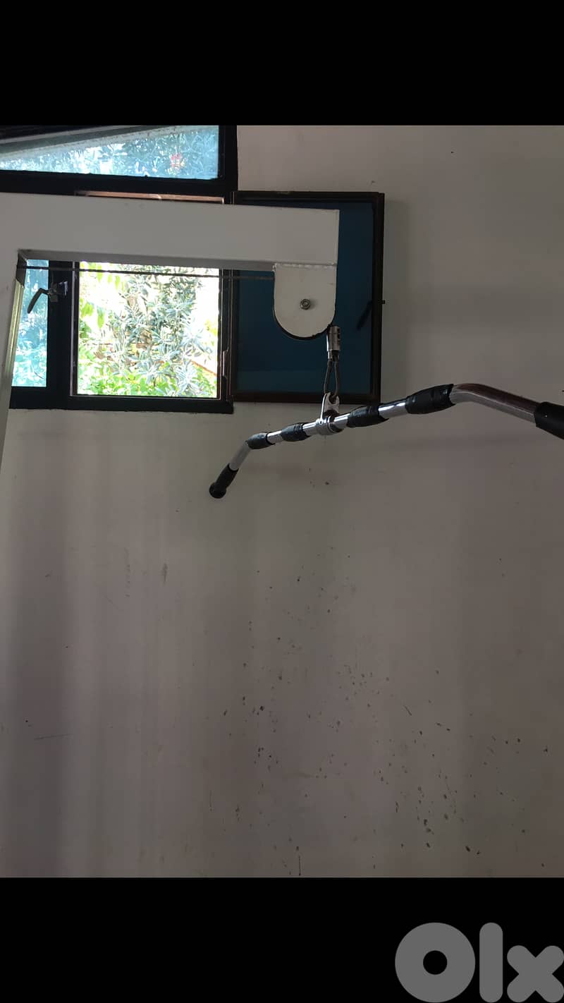lat pull down and row machine like new 70/443573 RODGE 2