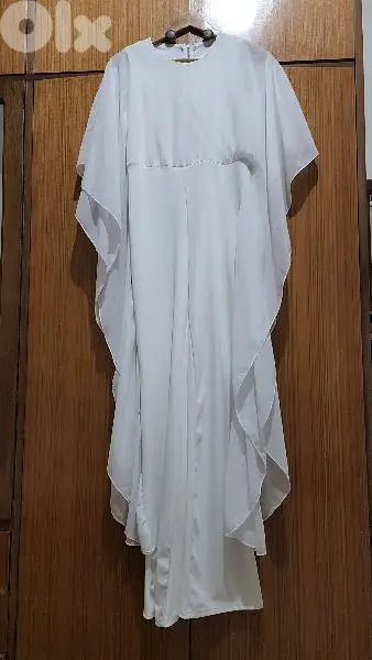 White overall jumpsuit size medium  38 40 اوفرول ابيض