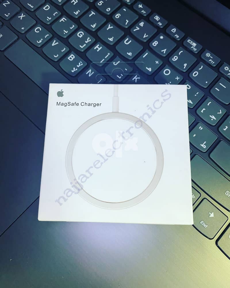 Original magsafe charger 0