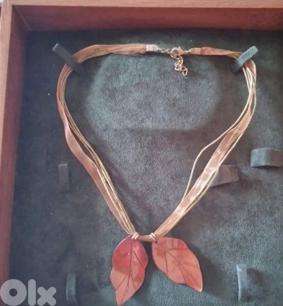 2 leaves necklace satin multilayer handles 2