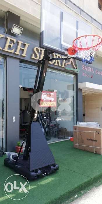 Now 425$ before 600$ movable basketball hoop (Spalding) 0