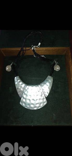 necklace and earrings set 0