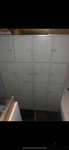 Wood Lockers  (16 doors) 0