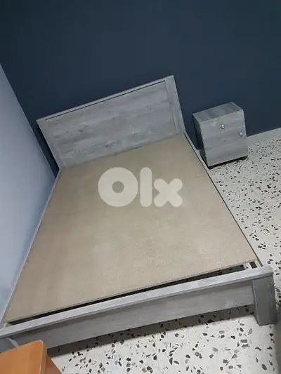 تخت مجوز عرض 150 cm جديد من المعمل