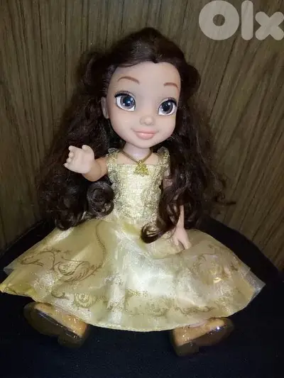 PRINCESS BELLE Disney ANIMATOR Great doll in own dress+Shoes +necklace