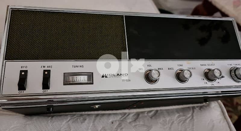 Midland International Radio 11-520 0