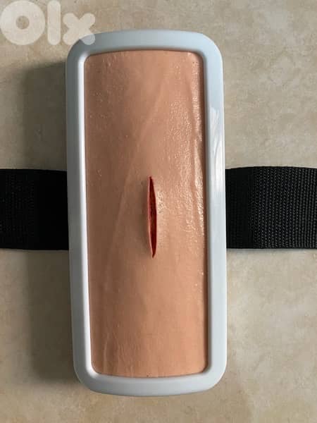 Realistic Silicone Suture Pad with pre-Cut Wound For Suturing Training 1