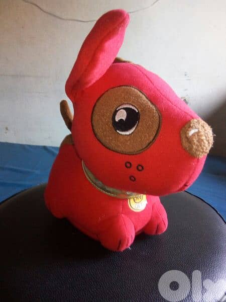 YAKI MECHANISM Red Dog BARKS &MOVES medium Toy his height 20 Cm=22$ 0