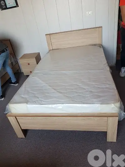 تخت مفرد و نص مع فرشة طبية و كومود وحدة جديدة من المعمل//bed 1