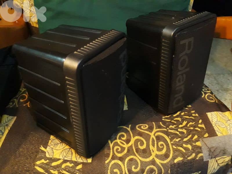 Pair of ROLAND passive speakers MS50 4ohms 100W for studio still new 6