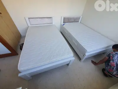 تختين مفرد و نص منجدين مع فرش طبية جديدة من المعمل