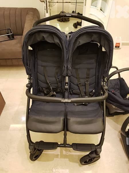 peg perego twin stroller and 2 car seats only 400$ 0