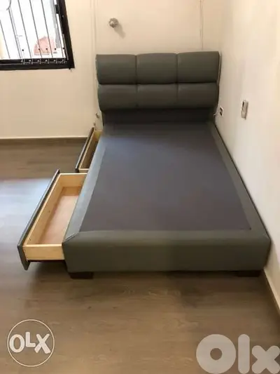 تخت مفرد ونص منجد مع جوارير