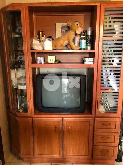 فاترينا المنيوم جديدة ولا جرح tv table