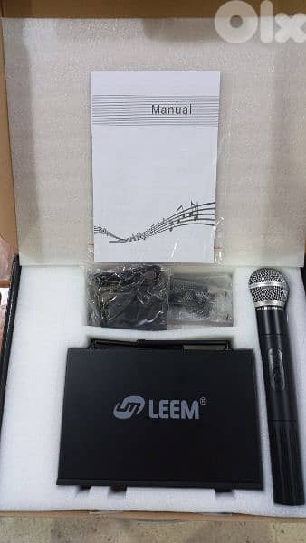 wireless microphone single handled,brand leem,new in box,687 mhz 2