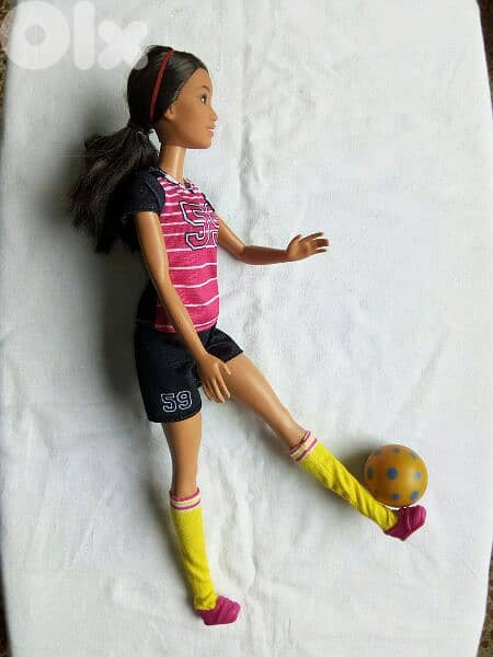 BARBIE SOCCER PLAYER - I CAN BE brunette great doll +complete wear=23$ 0