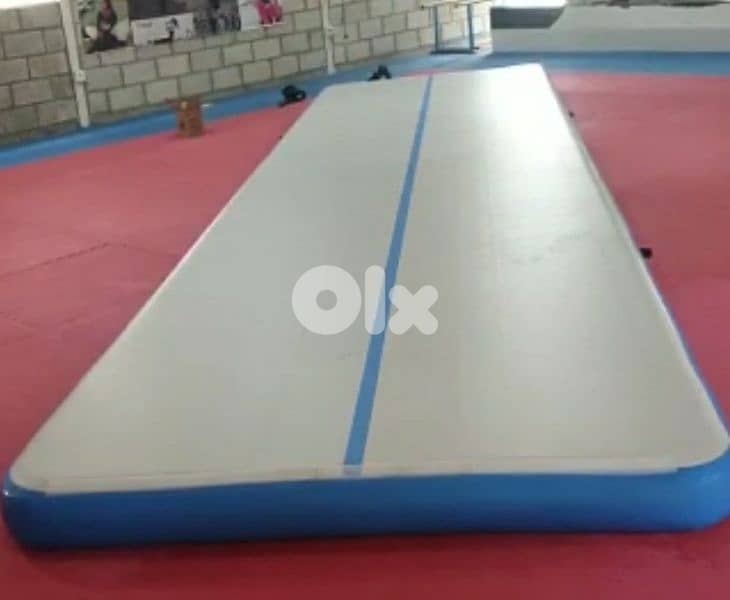 Air track 8 mètres x 2 m x 20 cm 0