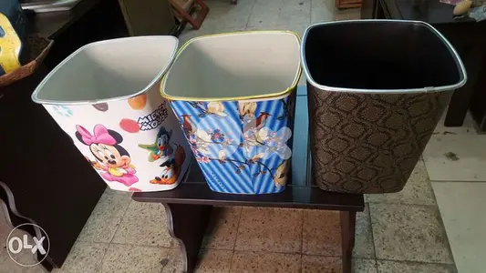 سلة ورق بلاستيك