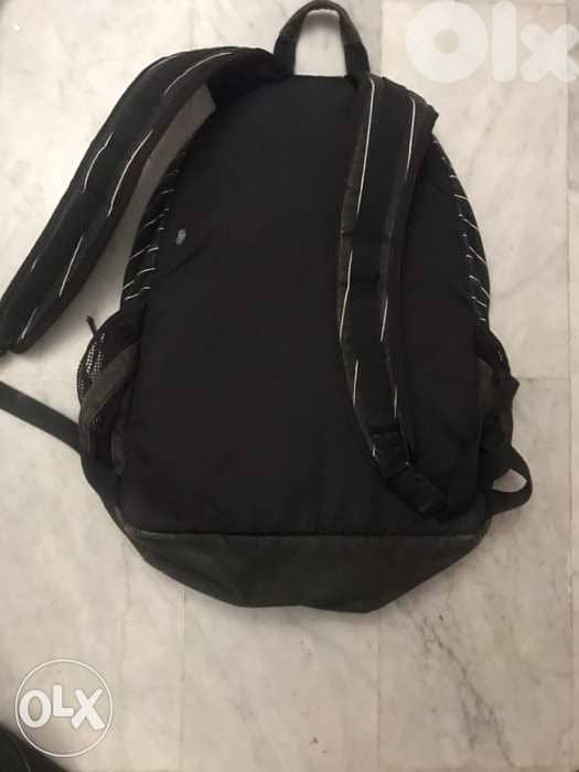 Vans backpack pinstripes 2 layers great condition 3