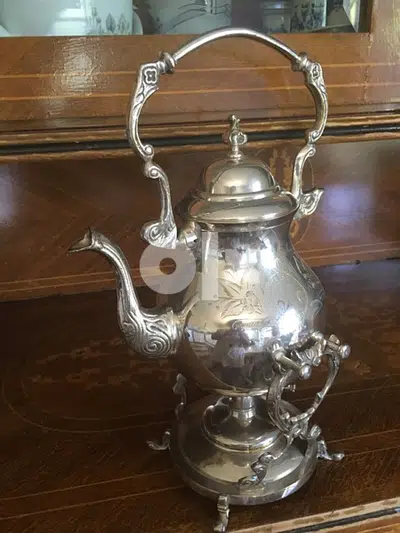 بريق مفضض