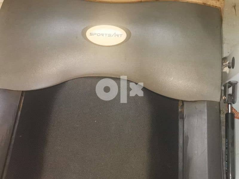Treadmill SportsArt 1