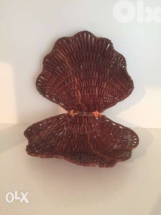 Coquillage en roseau tréssé 5$ 1