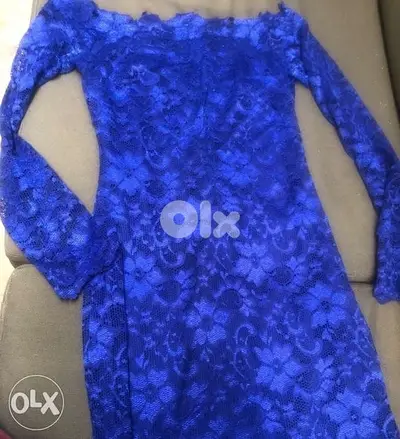navy blue short dress; long sleeve, فستان لون نيلي مميّز مع دنتال