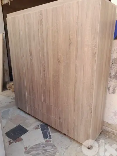 خزائن 4 درف حجم كبير جديدة من المعمل