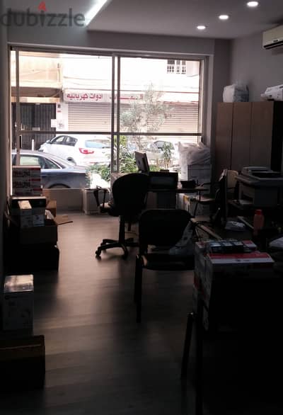 Jdeideh 65m2 shop/office for rent. محل/مكتب للإيجار ٦٥م  الجديدة