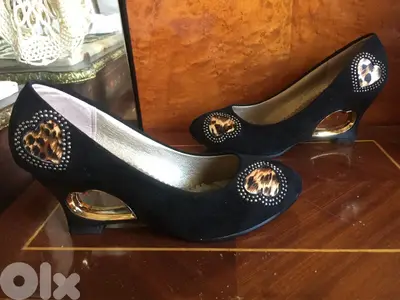 New Velvet High-Heels  ( 36 ) سكربينة جديدة قياس