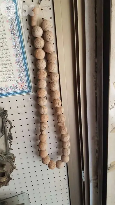 مسبحة حجر قديمة رائعة للديكور