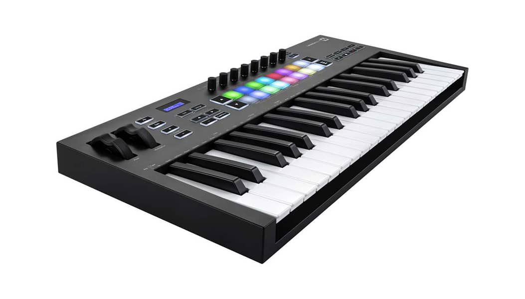 Novation Launchkey 37 MIDI Keyboard 1