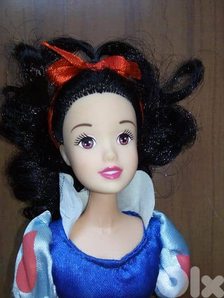 PRINCESS SNOW WHITE dressed Disney Great doll has bend legs +Shoes=23$ 5