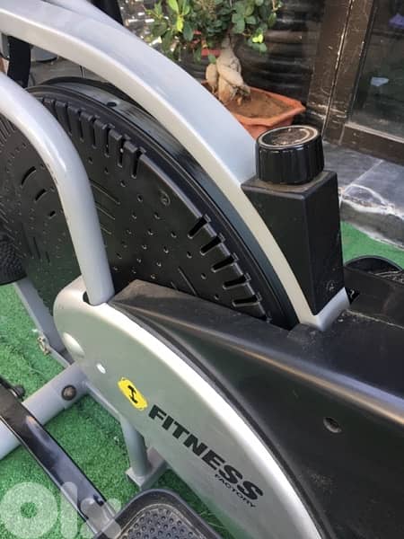 elliptical Byke and more like new 70/443573 RODGE 3