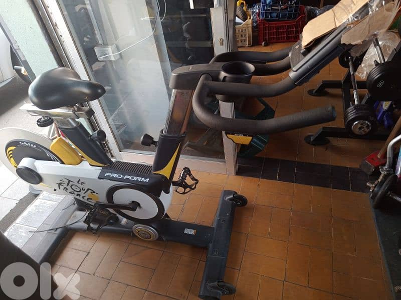 Professional Spinning bike main price 2000 dollar askind for 250$ 1