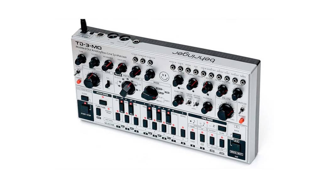 Behringer TD-3 MO Analog Bass Synthesizer (TD3) 4
